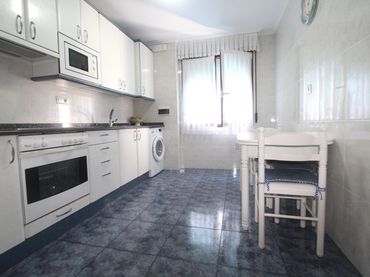 Piso con balcón en venta en San Bartolome Kalea