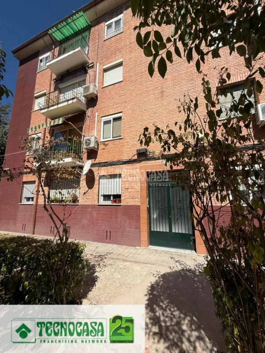 Vista exterior de Pis en venda en Ciudad Real Capital amb Balcó