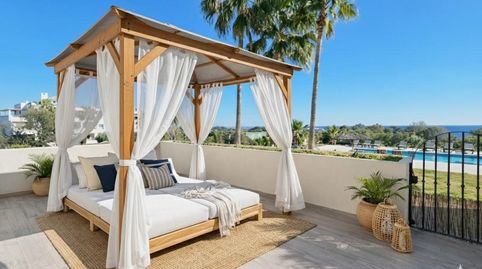 Foto 2 de Apartament en venda a Avenida Arroyo las Cañas, La Concha - Resina Golf, Estepona