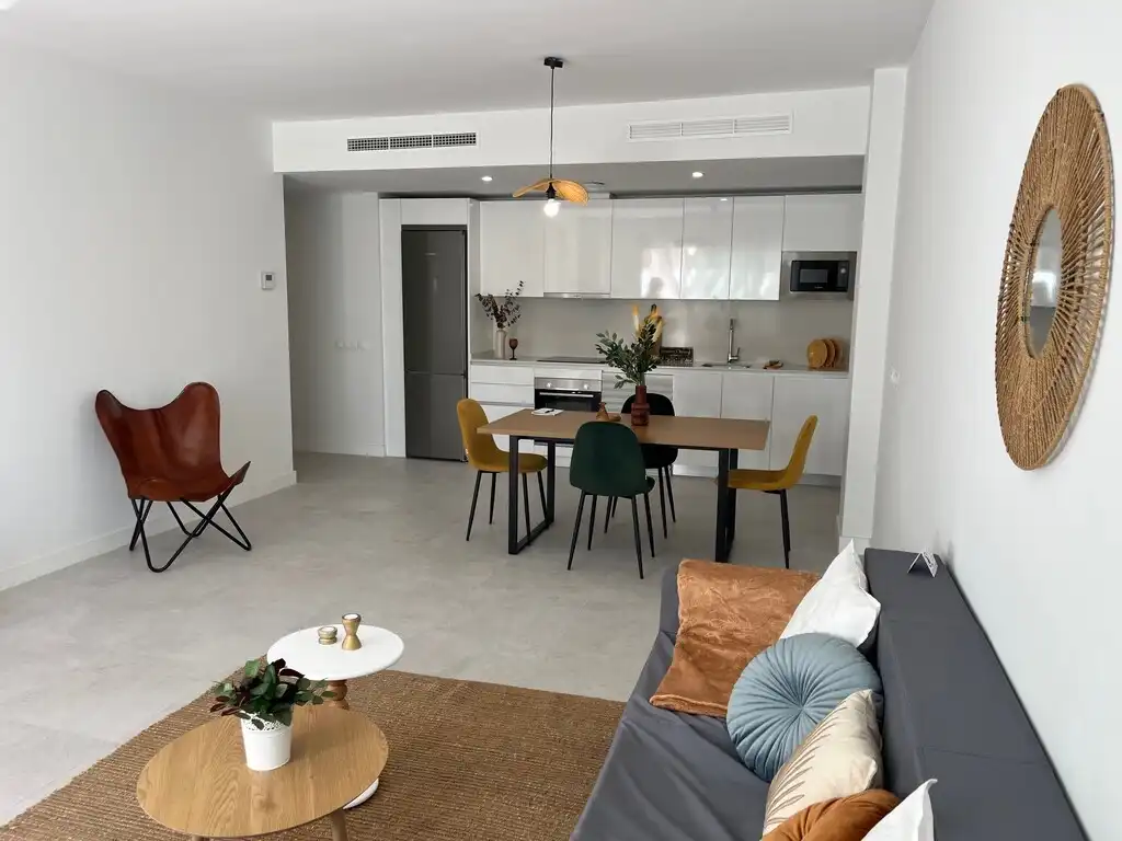 Sala de estar de Ático en venta en Benalmádena con Terraza y Piscina comunitaria