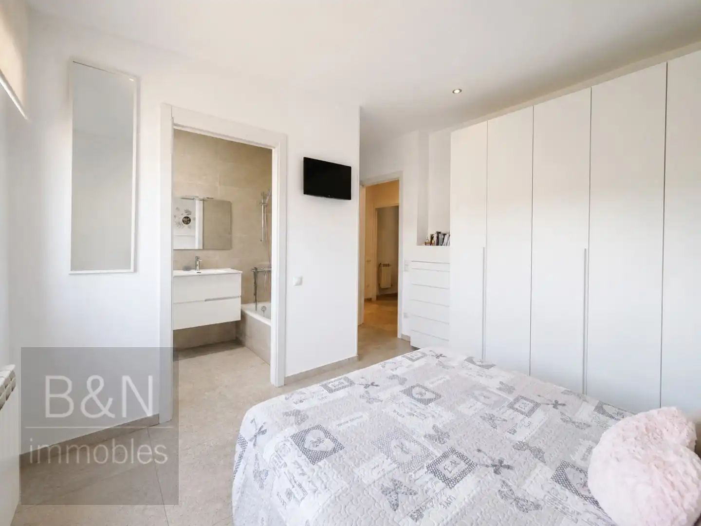 Habitación de Casa o chalet en venta en Terrassa con Aire acondicionado, Calefacción y Jardín privado