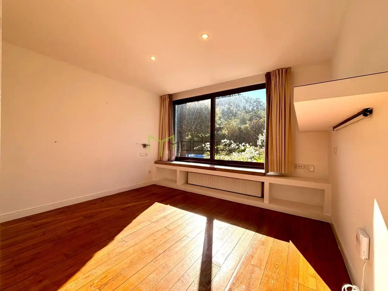 Haus oder Chalet zum Verkauf in Ames mit Heizung, Privatgarten und Terrasse