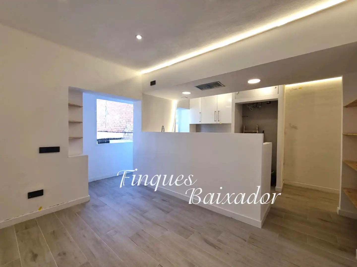 Flat for sale in Carrer de Vicenta Escoda