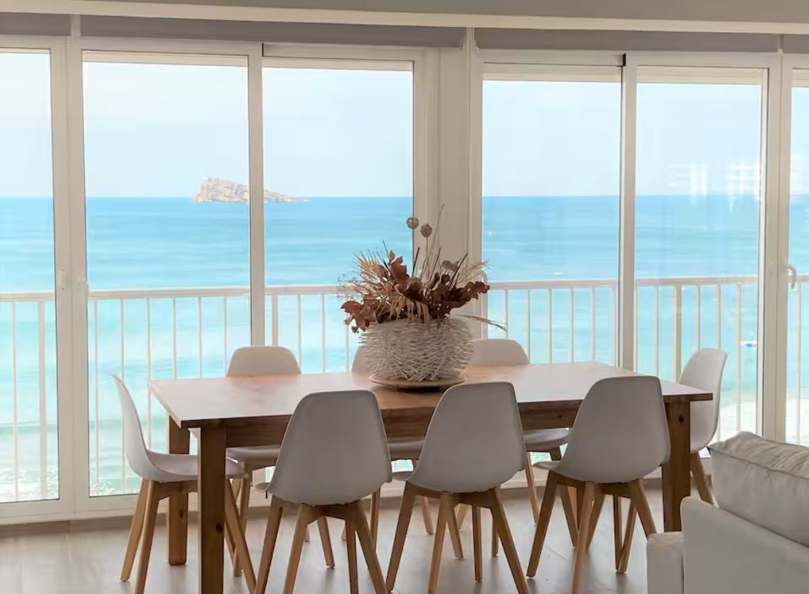 Menjador de Apartament de lloguer en Benidorm amb Aire condicionat, Calefacció i Parquet