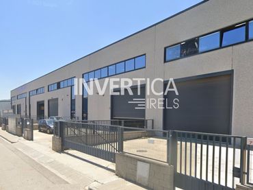 Industrial building to rent in Carrer de la Tècnica 77