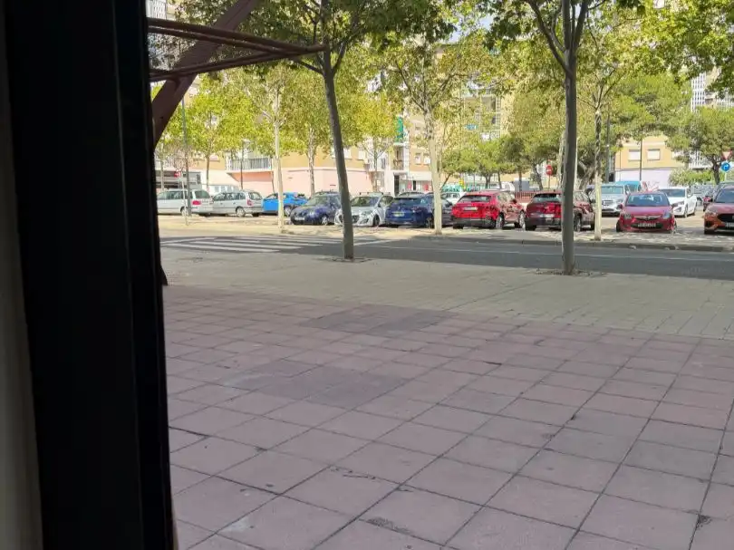 Aparcament de Local de lloguer en Zaragoza amb Aire condicionat