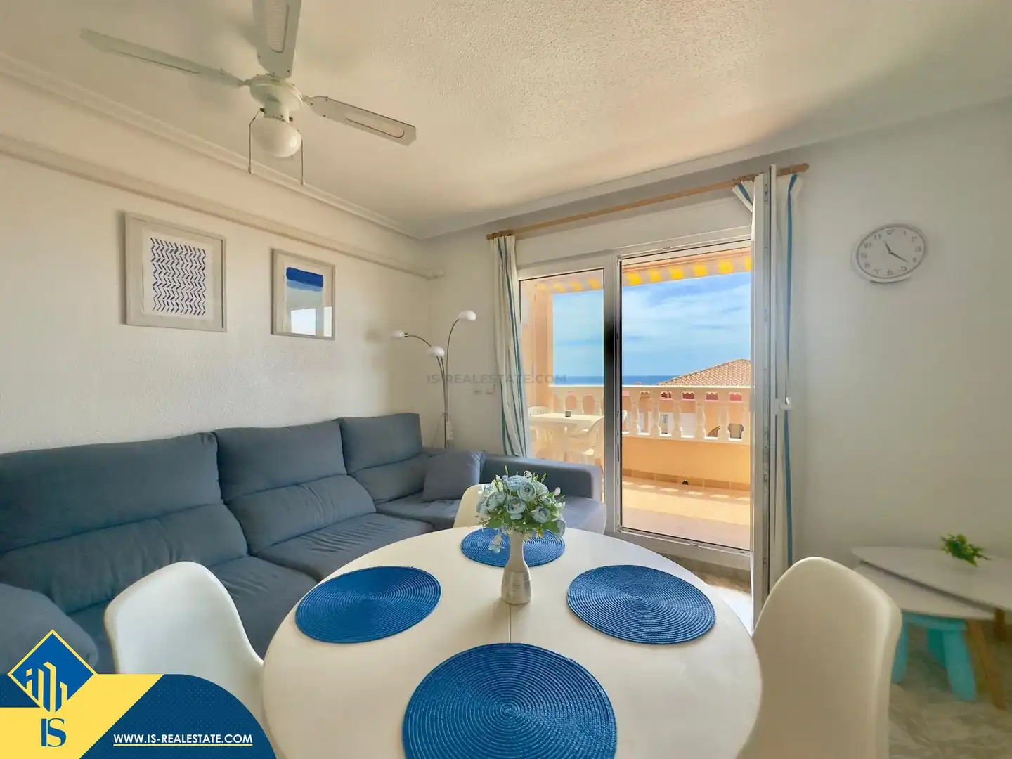 Living room of Flat for sale in Torrevieja  with Terrace, Furnished and Community pool