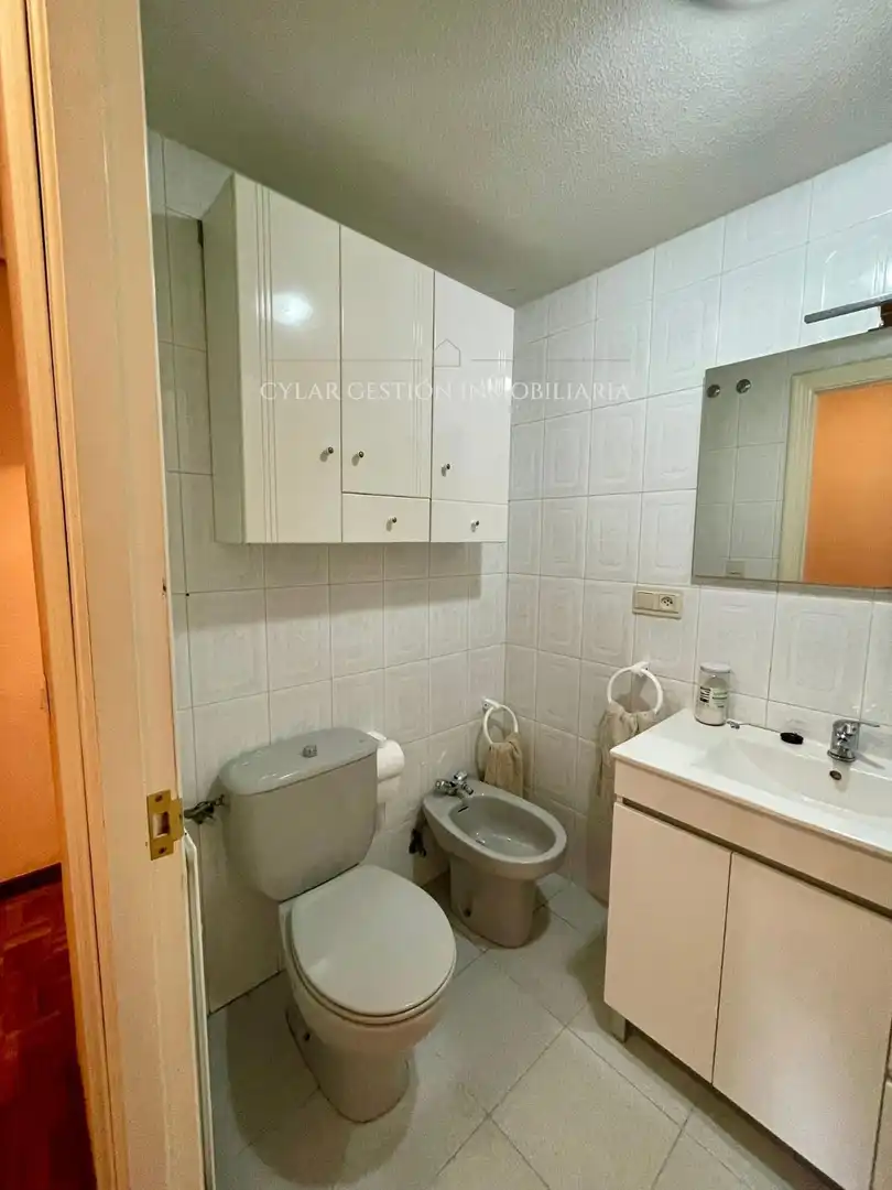 Baño de Piso en venta en Salamanca con Calefacción, Terraza y Amueblado