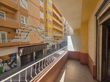 Wohnung mit Aufzug zum Verkauf in Calle Dahellos 2