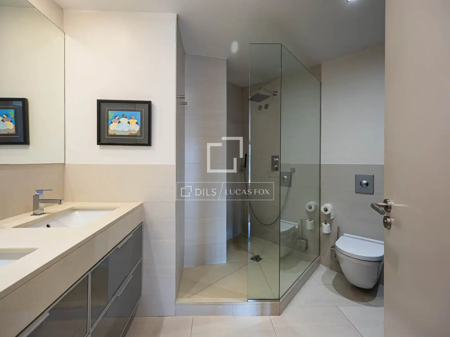Bathroom of Flat for sale in Barcelona  with Air Conditioner, Heating and Parquet flooring
