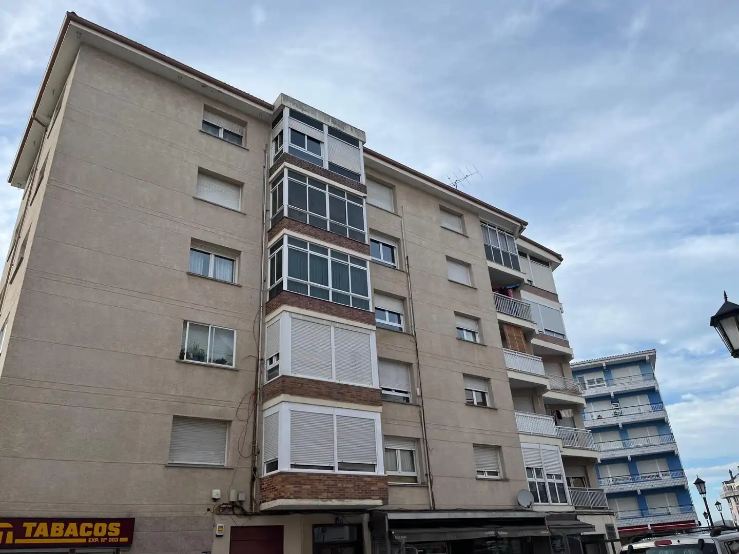 Vista exterior de Piso en venta en Colindres con Calefacción, Terraza y Amueblado