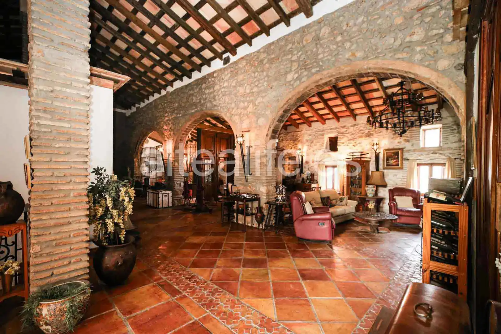 Einfamilien-Reihenhaus zum Verkauf in Gandia mit Privatgarten, Terrasse und Abstellraum