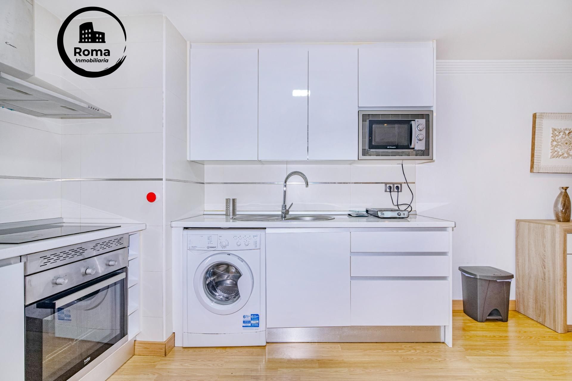 Cuina de Pis en venda en La Zubia amb Aire condicionat i Moblat