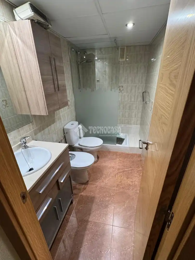 Baño de Piso de alquiler en Zaragoza con Calefacción y Amueblado