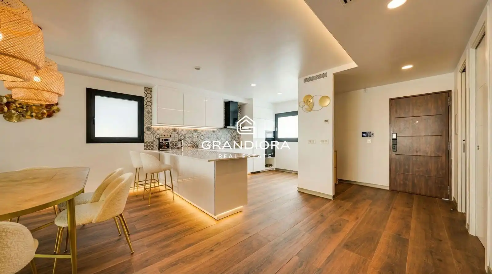 Detached house with pool for sale in Calle Montserrat Roig, imagen 6