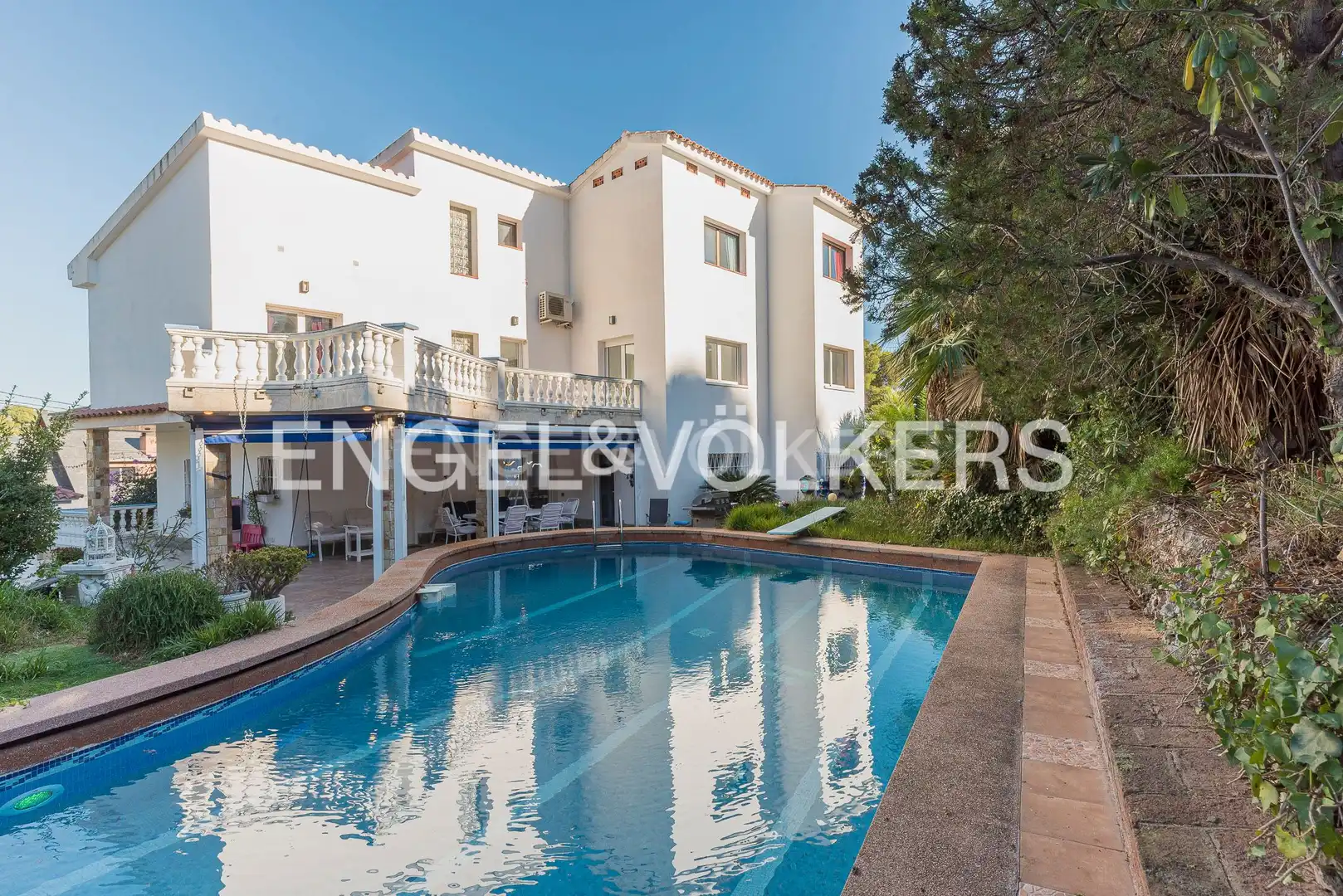 Haus mit Pool zum Verkauf in Montmar