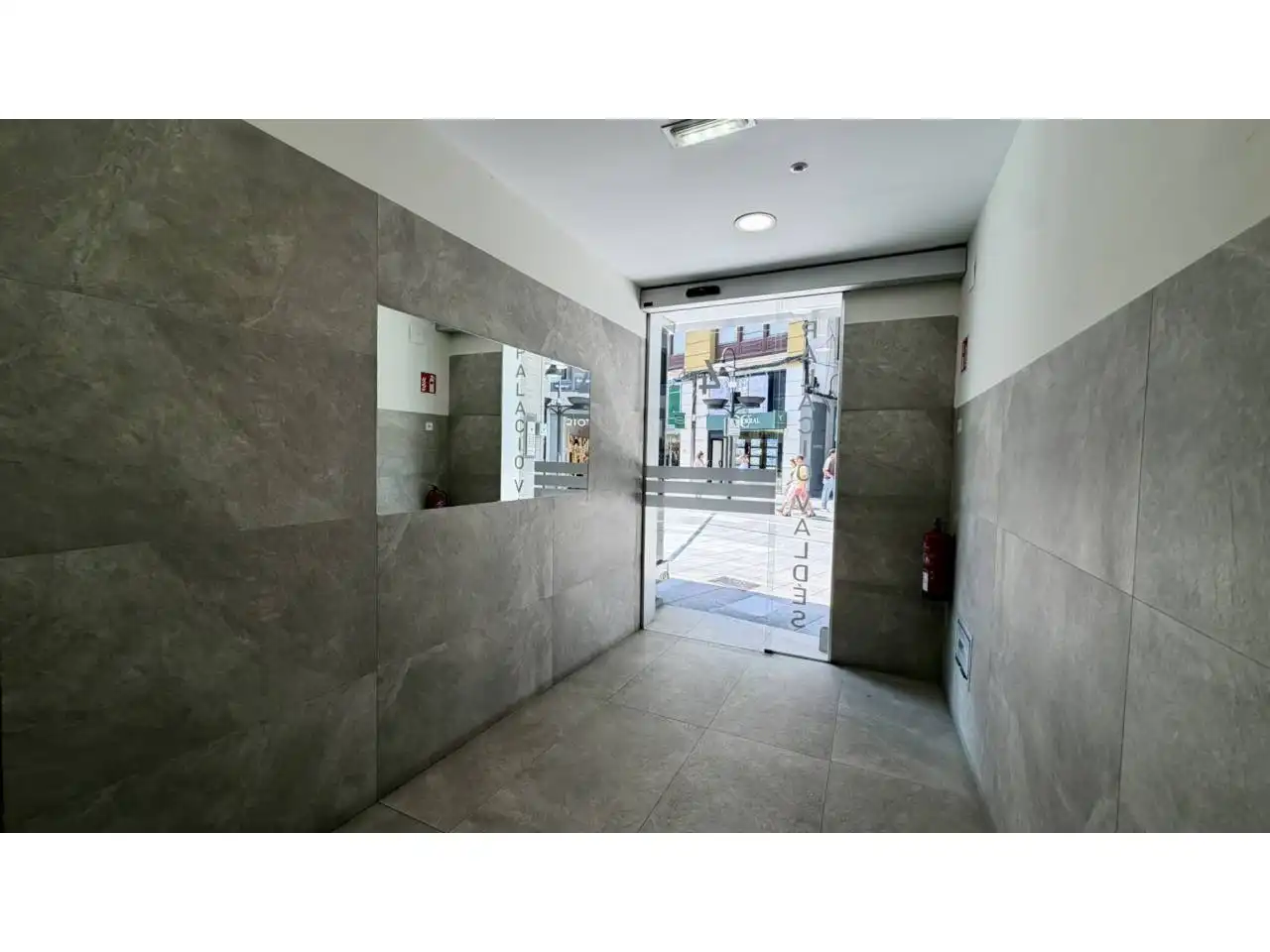 Piso con ascensor en venta en Calle Palacio Valdés 4, imagen 37