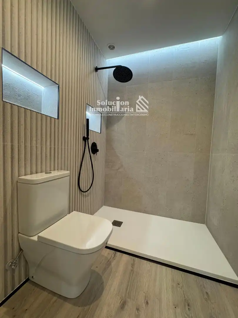 Baño de Piso en venta en Salamanca con Calefacción y Amueblado