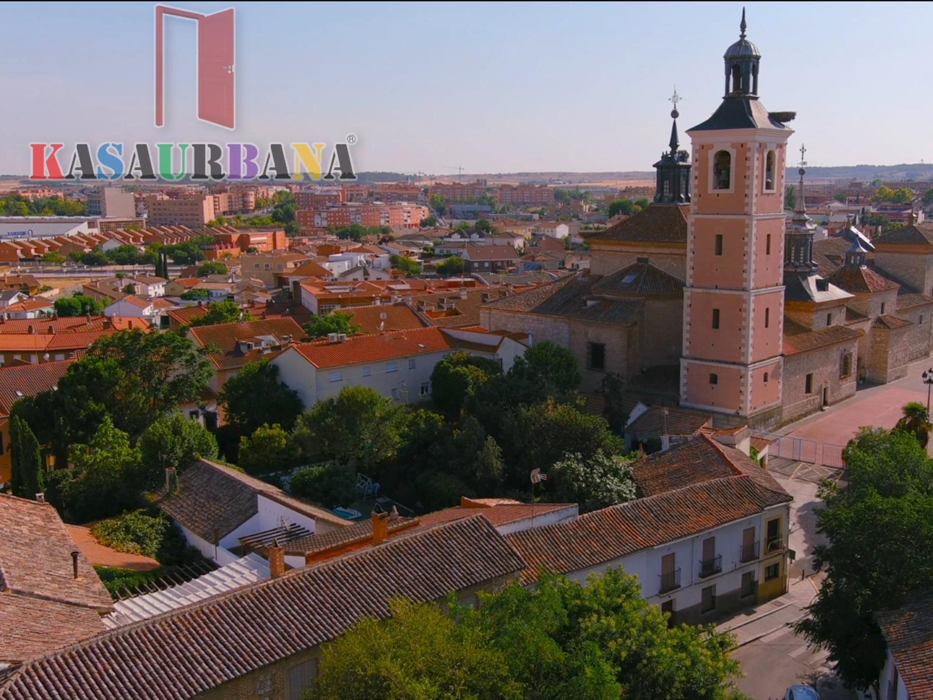 Vista exterior de Dúplex en venta en Valdemoro con Calefacción y Trastero