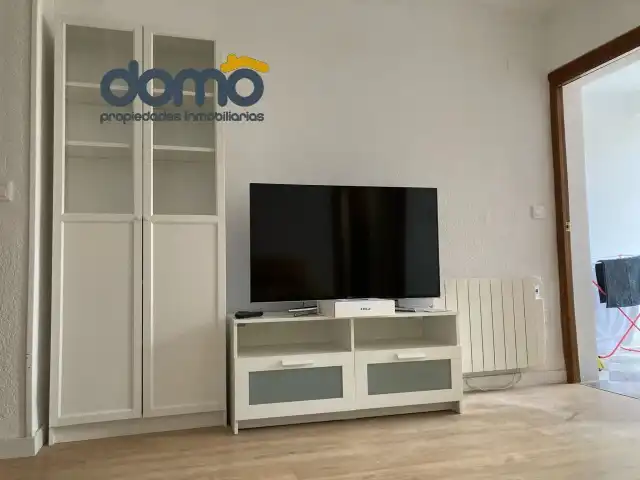 Sala de estar de Piso de alquiler en Granada con Aire acondicionado, Calefacción y Jardín privado