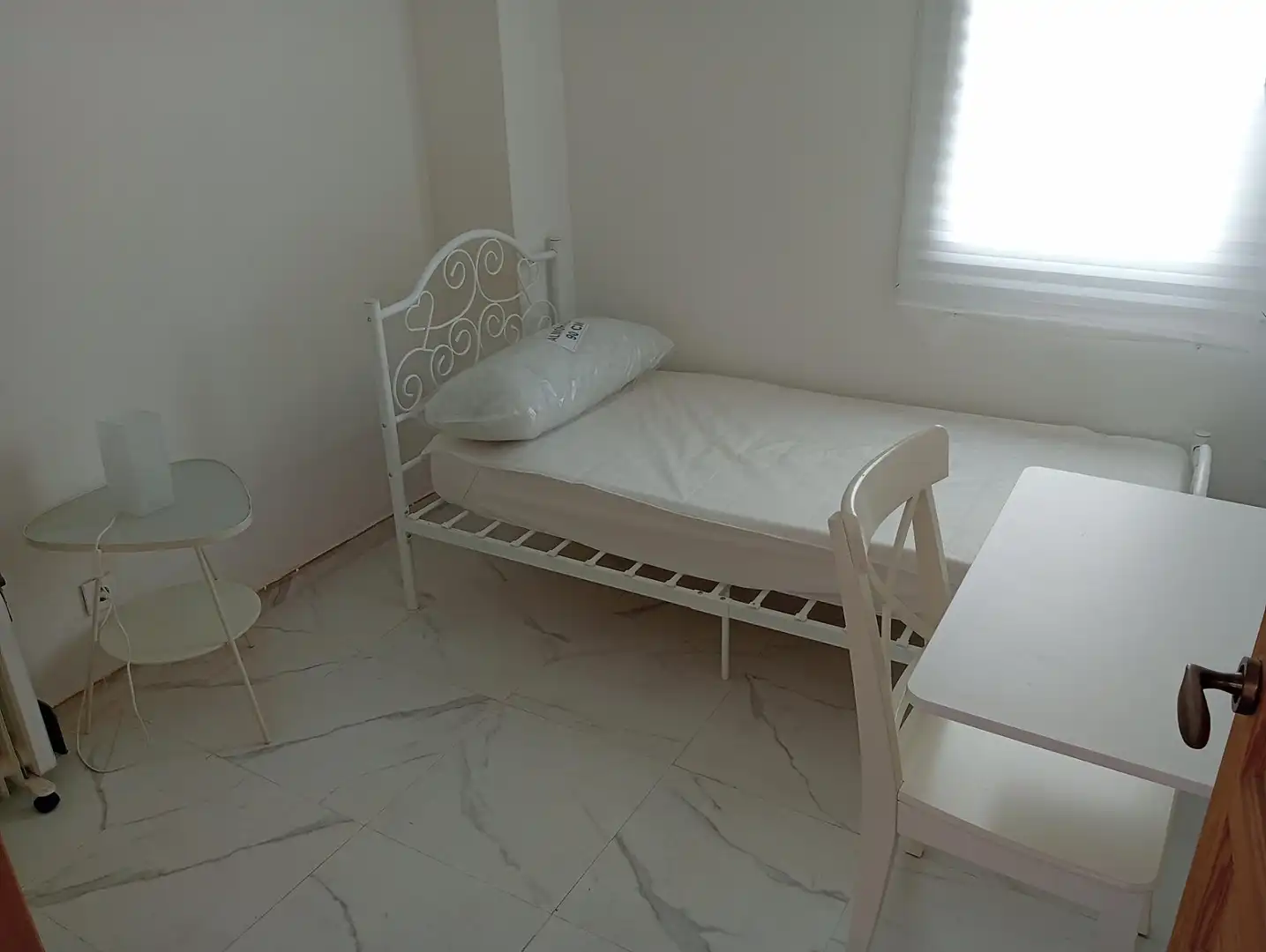 Schlafzimmer von Wohnung zur Miete in Sevilla mit Klimaanlage, Terrasse und Möbliert