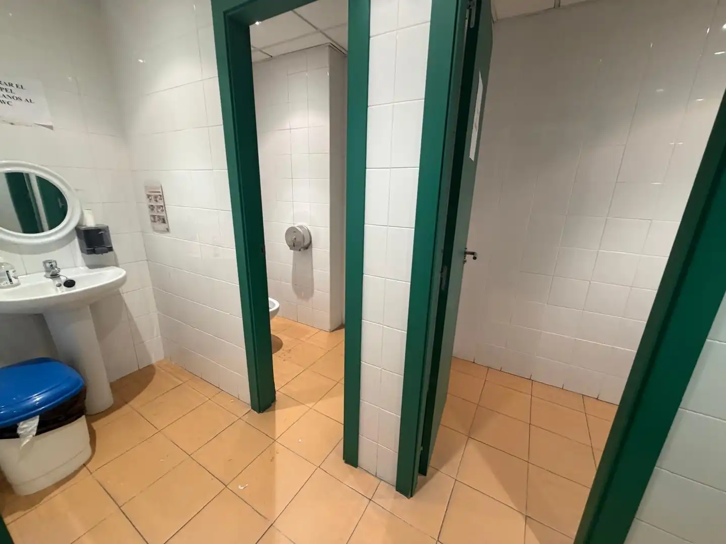 Badezimmer von Geschaftsraum zur Miete in Valladolid