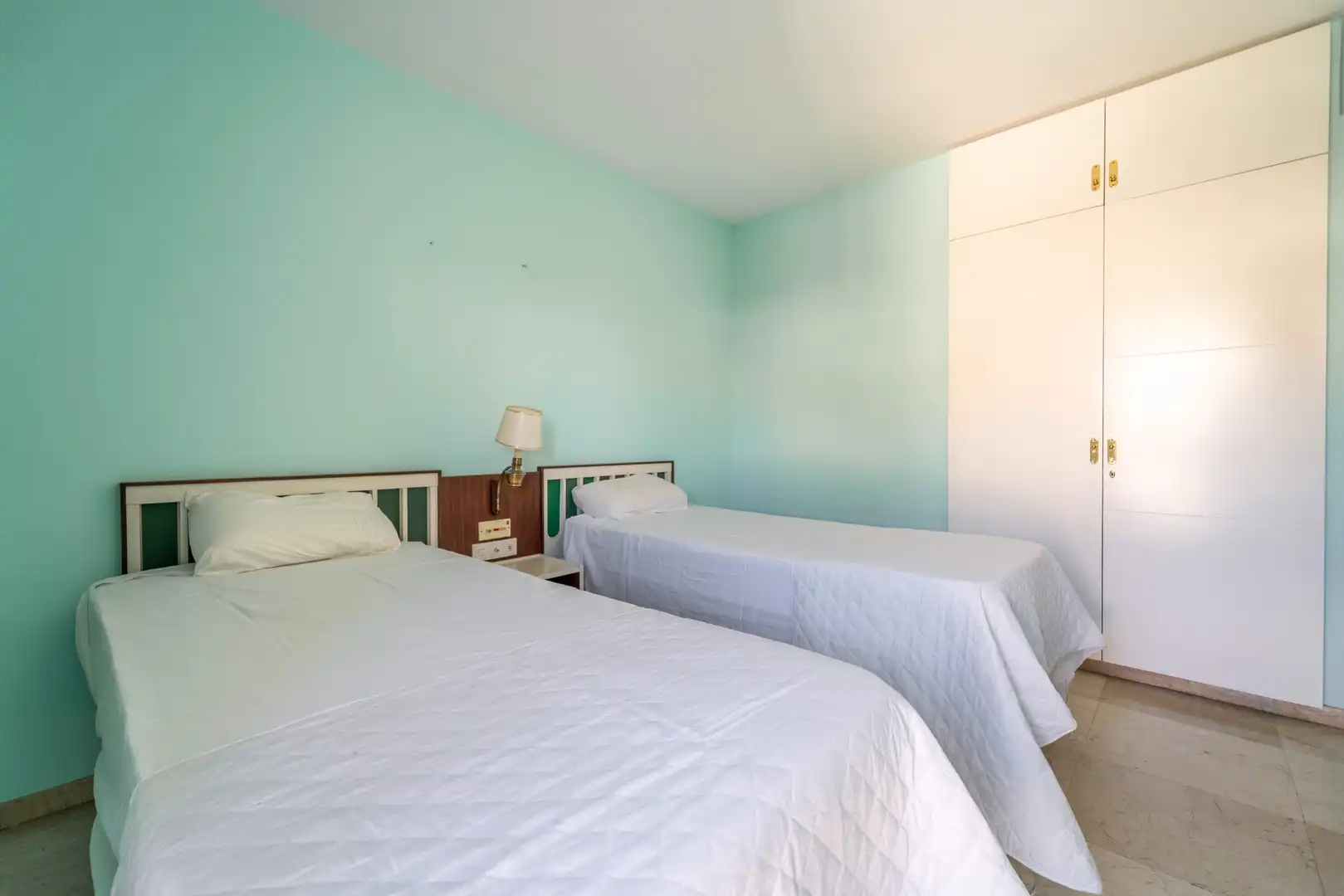 Dormitori de Apartament en venda en Torremolinos amb Aire condicionat, Terrassa i Traster