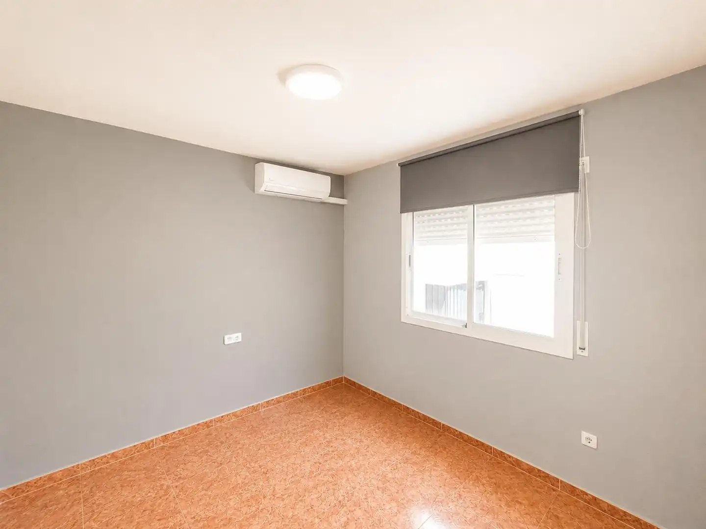 Habitación de Casa adosada en venta en Mont-roig del Camp con Aire acondicionado, Terraza y Amueblado
