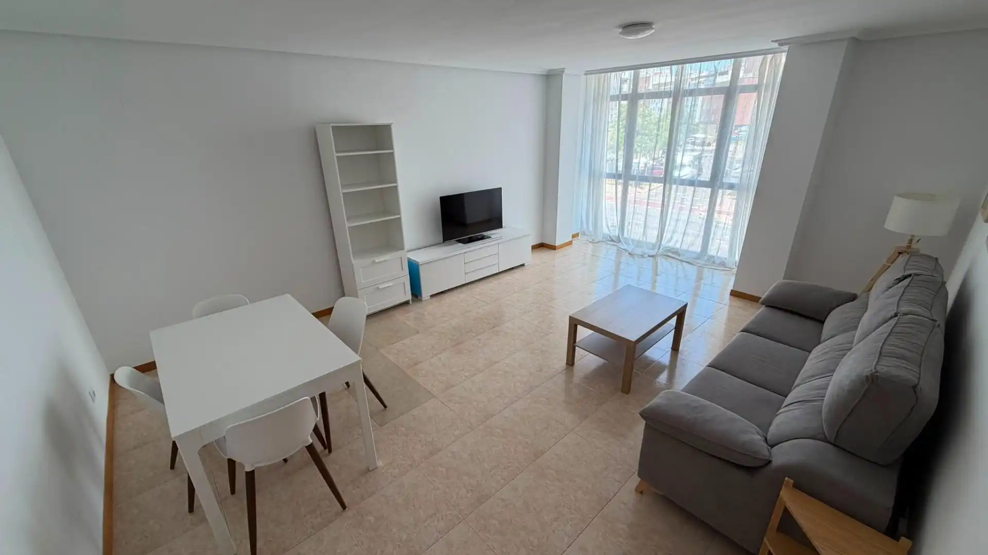 Sala de estar de Apartamento de alquiler en Castellón de la Plana / Castelló de la Plana con Aire acondicionado, Calefacción y Amueblado