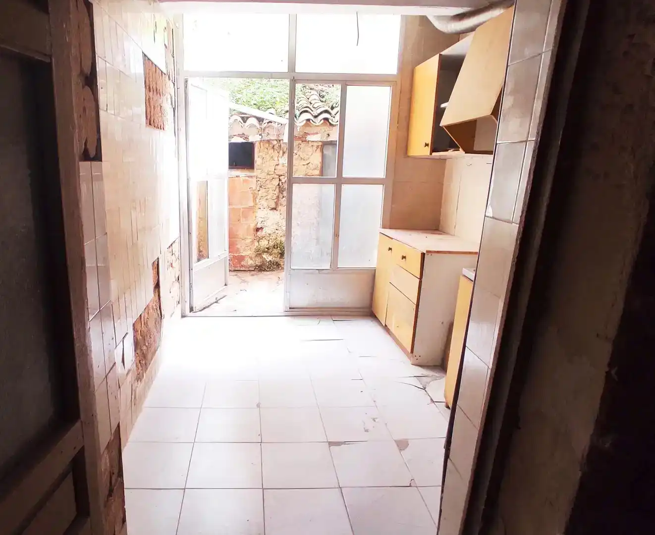 Cuina de Casa adosada en venda en Yecla amb Balcó