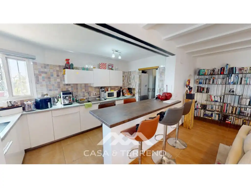 Cuina de Casa o xalet en venda en Arenas amb Aire condicionat, Jardí privat i Terrassa