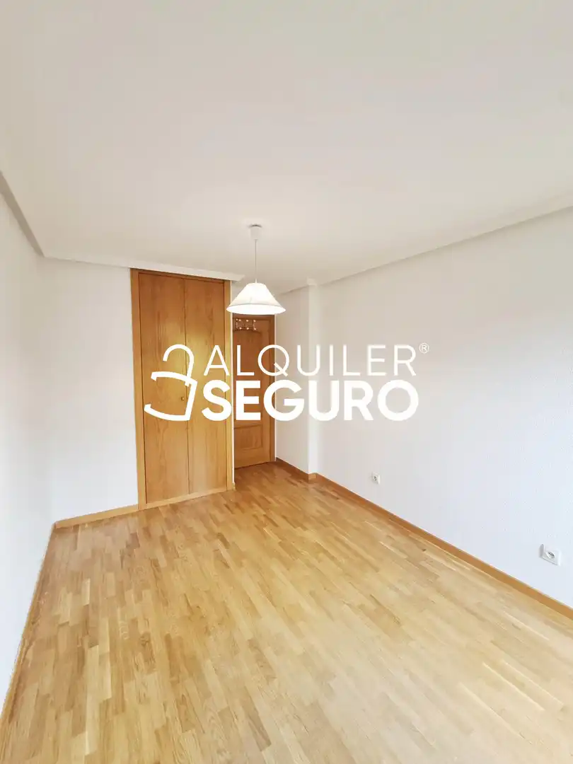 Bedroom of Flat for rent in Las Rozas de Madrid  with Heating, Terrace and Storage room