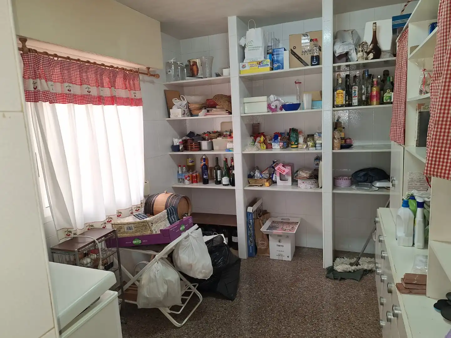 Cuina de Casa o xalet en venda en Alicante / Alacant amb Jardí privat, Terrassa i Traster