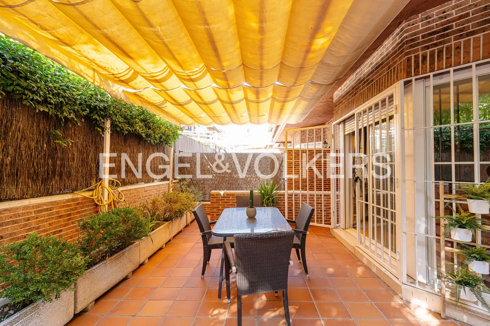 Terraza de Casa adosada en venta en Madrid con Aire acondicionado, Calefacción y Jardín privado