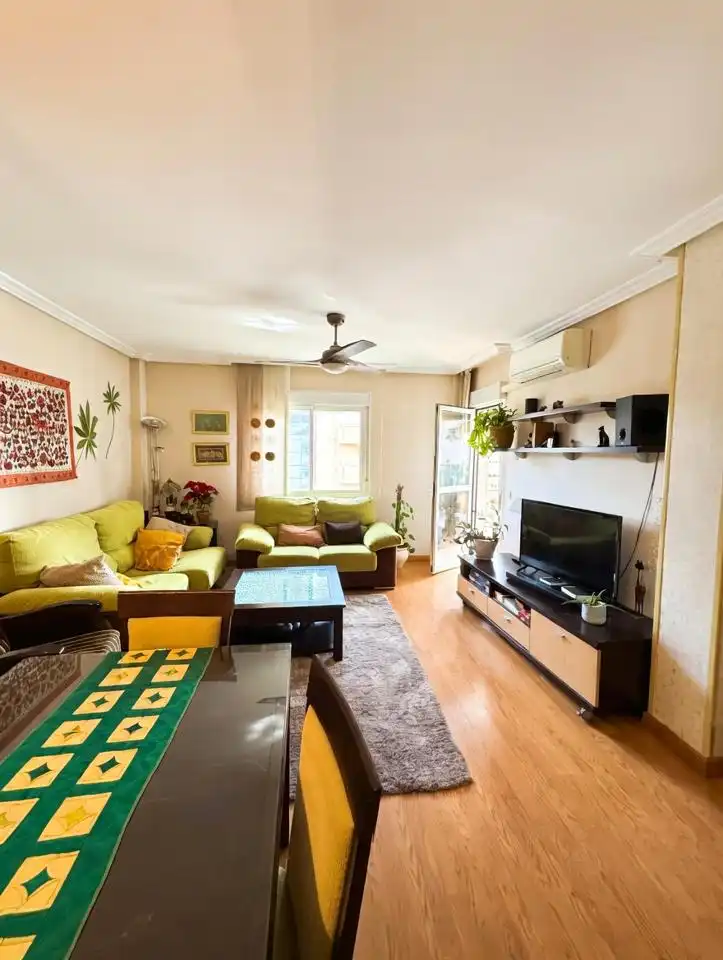 Sala de estar de Piso en venta en Plasencia con Aire acondicionado, Terraza y Amueblado