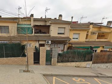 Casa pareada con balcón en venta en Passatge Balmes 1