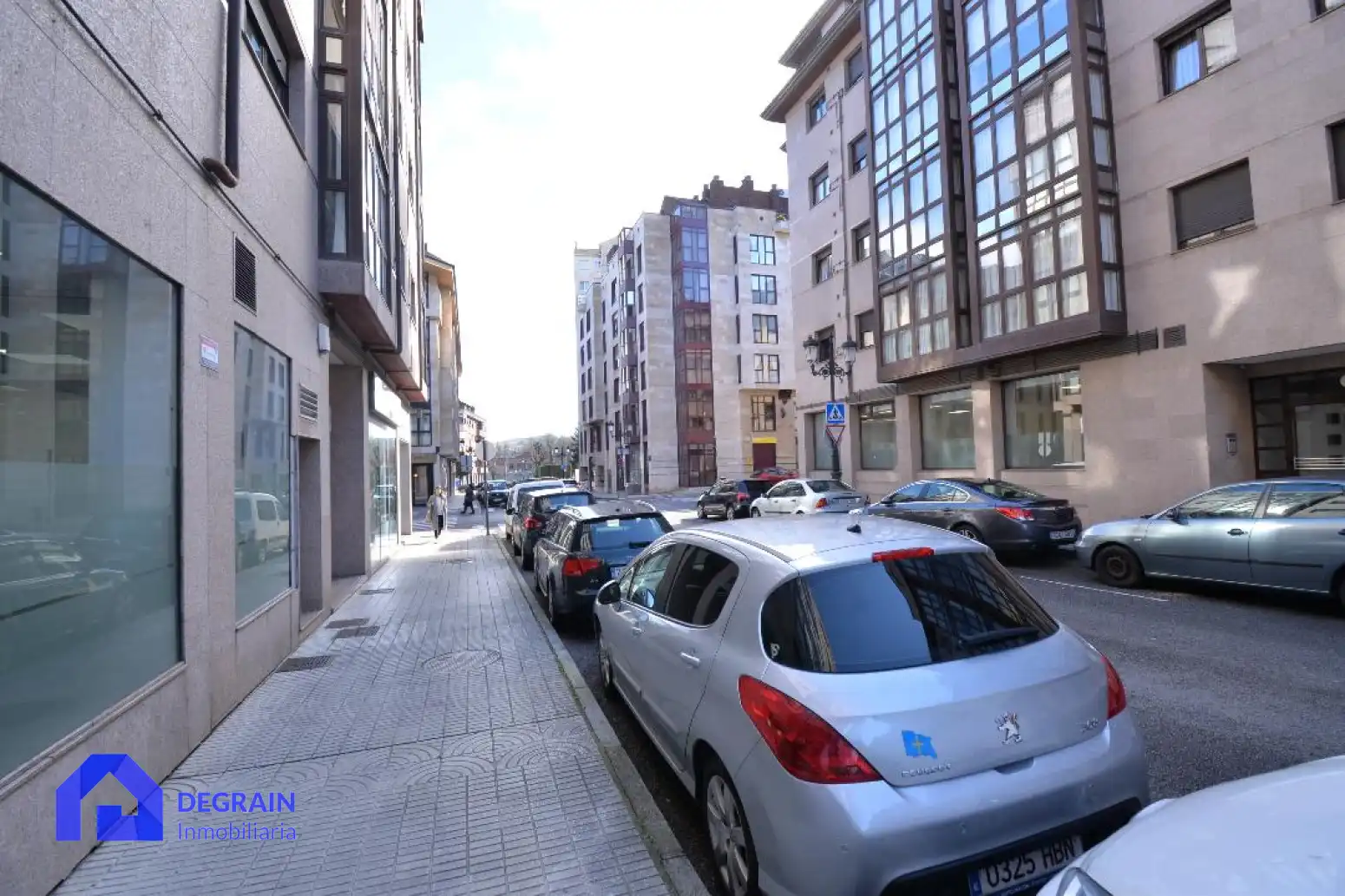 Vista exterior de Local de alquiler en Oviedo 