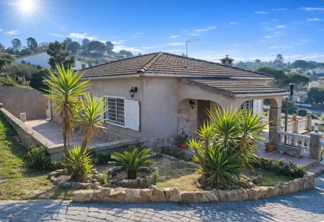 Exterior view of Houses for sale in Maçanet de la Selva  with Private garden