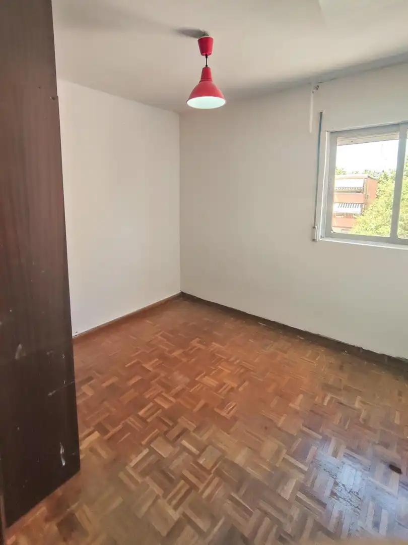 Habitación de Piso en venta en Madrid con Calefacción y Parquet