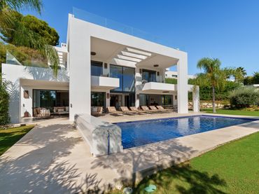 Villa mit Balkon zum Verkauf in Calle Haza del Conde 1