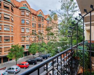 Vista exterior de Apartament en venda en  Valencia Capital amb Calefacció, Terrassa i Balcó