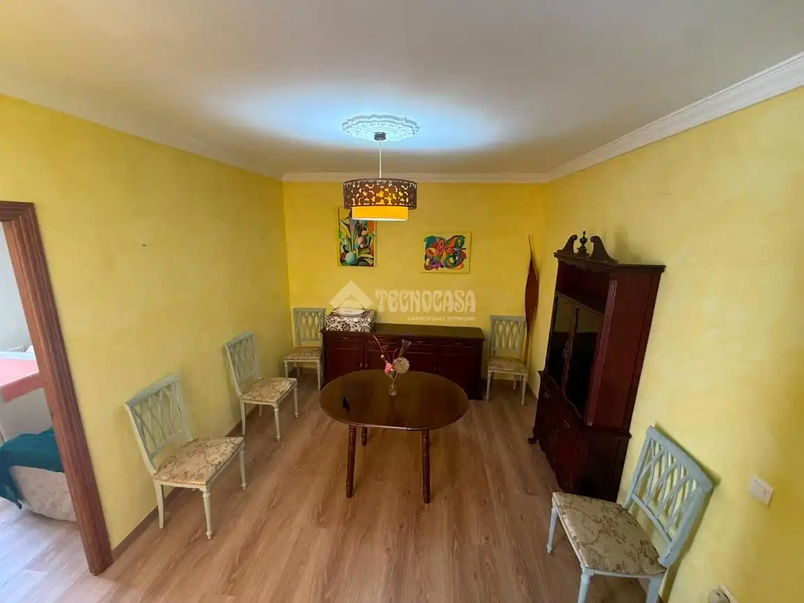 Esszimmer von Einfamilien-Reihenhaus zum Verkauf in La Puebla de Cazalla mit Klimaanlage, Terrasse und Balkon