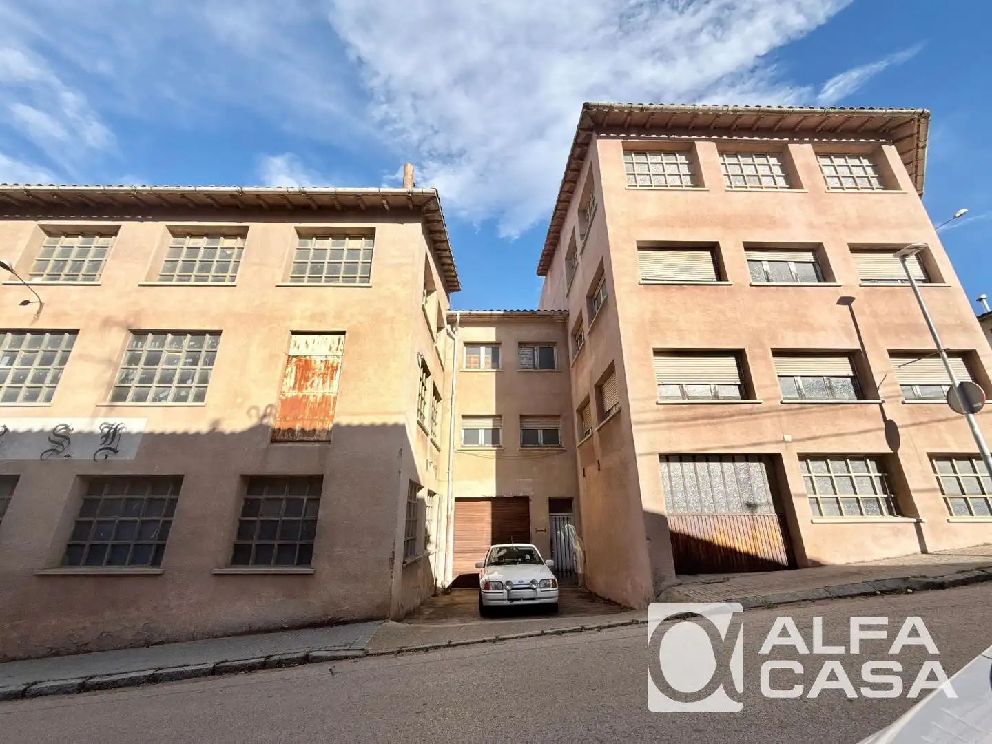 Industrial building for sale in JOAN SERRAS, imagen 2