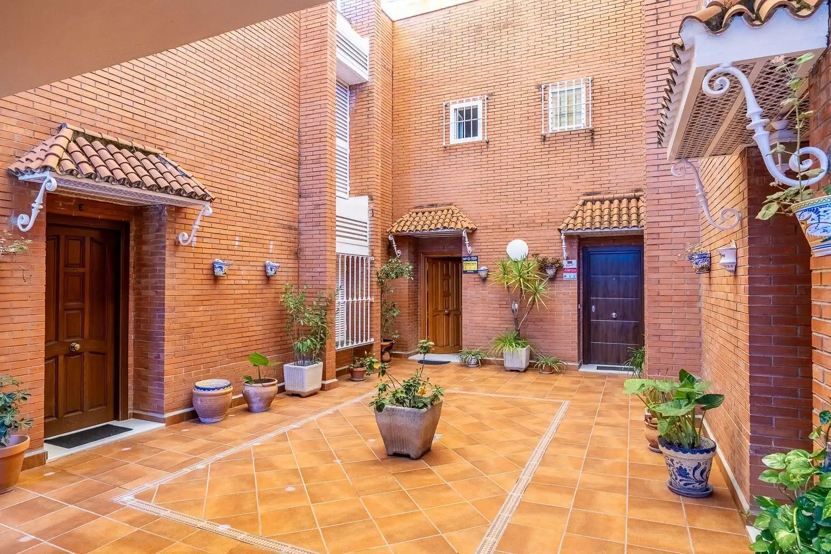 Vista exterior de Casa o chalet en venta en Sevilla con Aire acondicionado, Calefacción y Jardín privado
