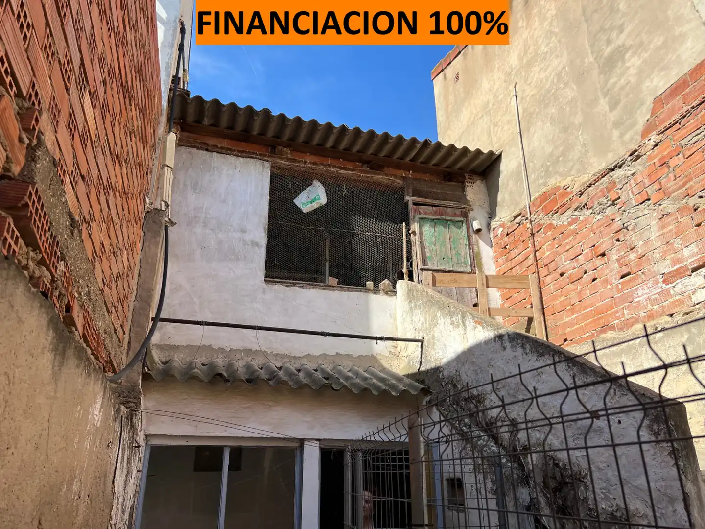 Vista exterior de Casa o chalet en venta en Fuentes de Ebro con Trastero
