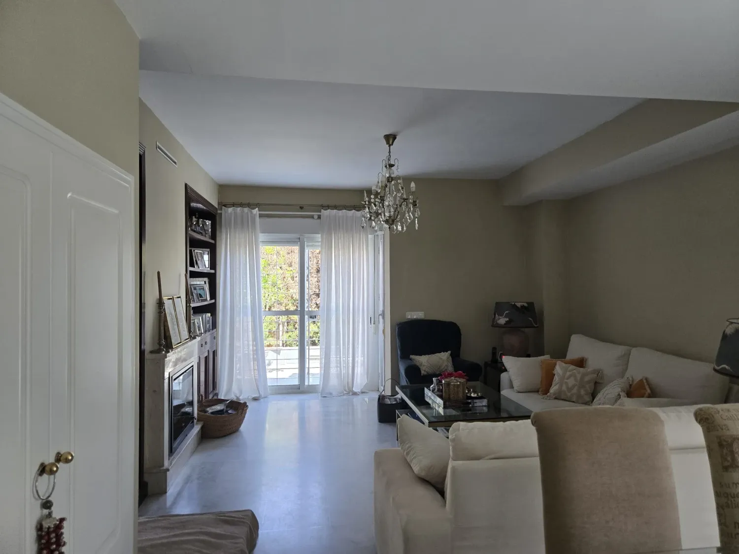Living room of House or chalet for sale in Mairena del Aljarafe  with Air Conditioner, Heating and Terrace