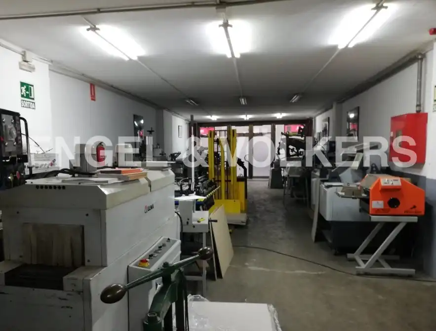 Local comercial en venta en Eixample, imagen 2