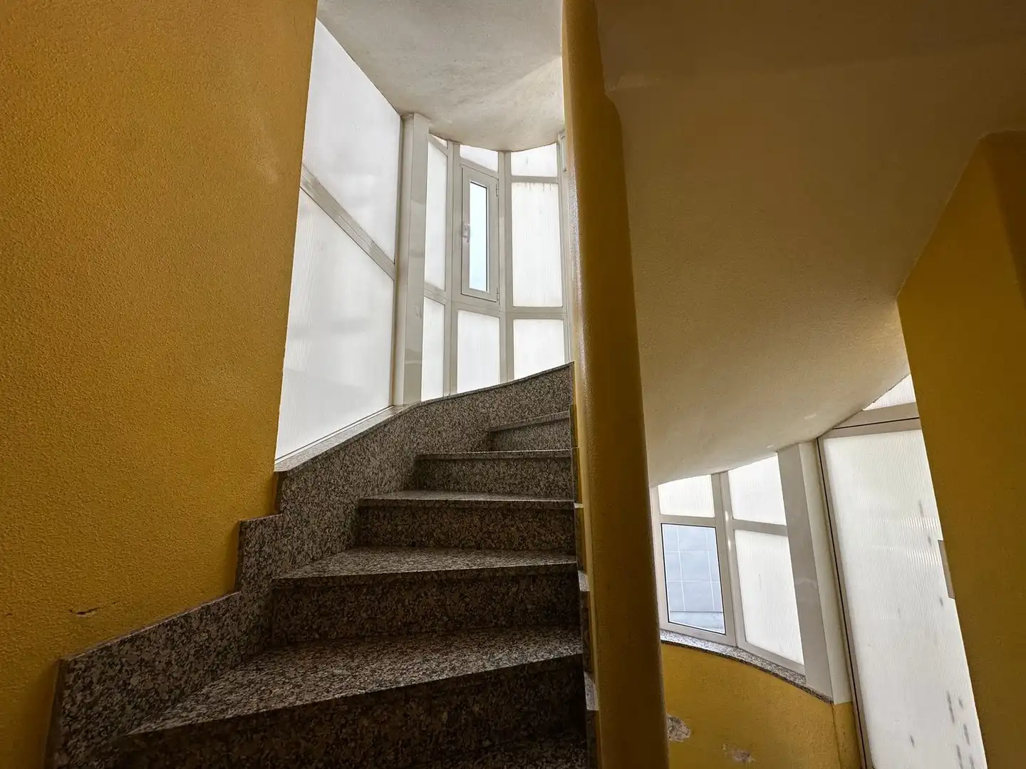 Piso en venta en Gijón  con Calefacción, Terraza y Piscina