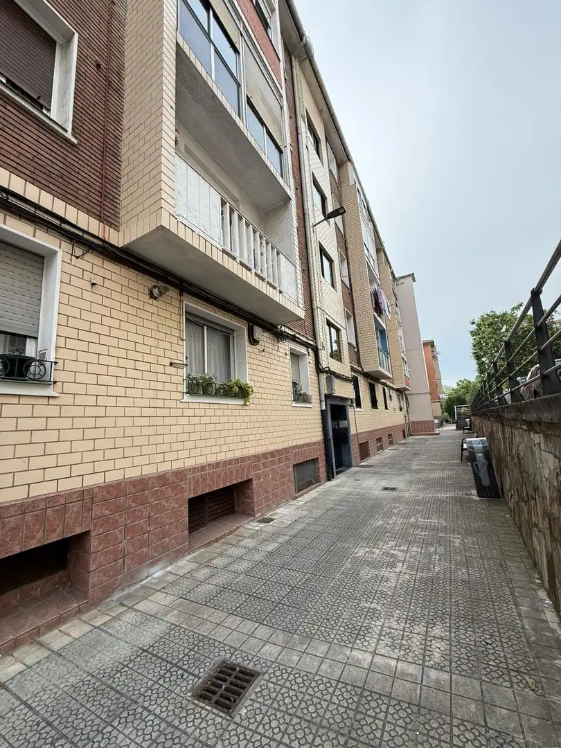 Vista exterior de Pis en venda en Leioa
