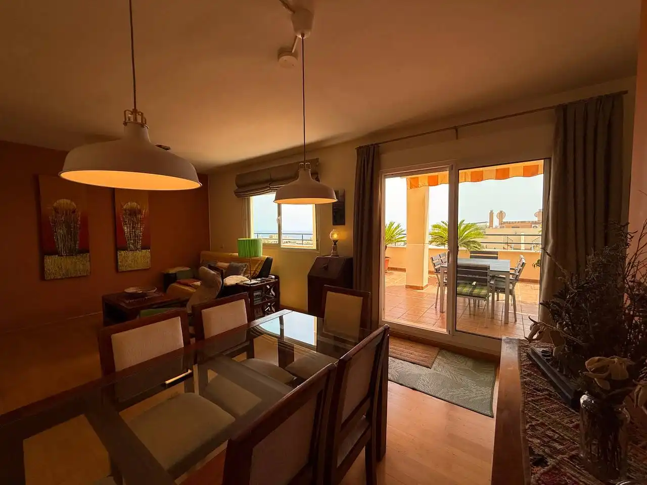 Sala de estar de Dúplex en venta en Torremolinos con Aire acondicionado, Calefacción y Terraza